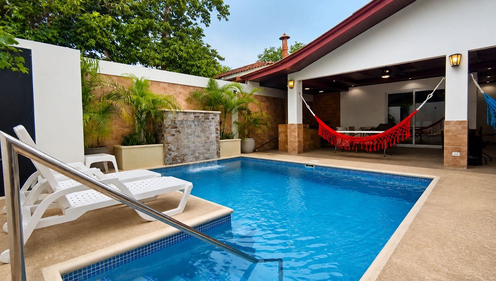Casa con piscina y BBQ en Chitré | Patio soleado y A/C