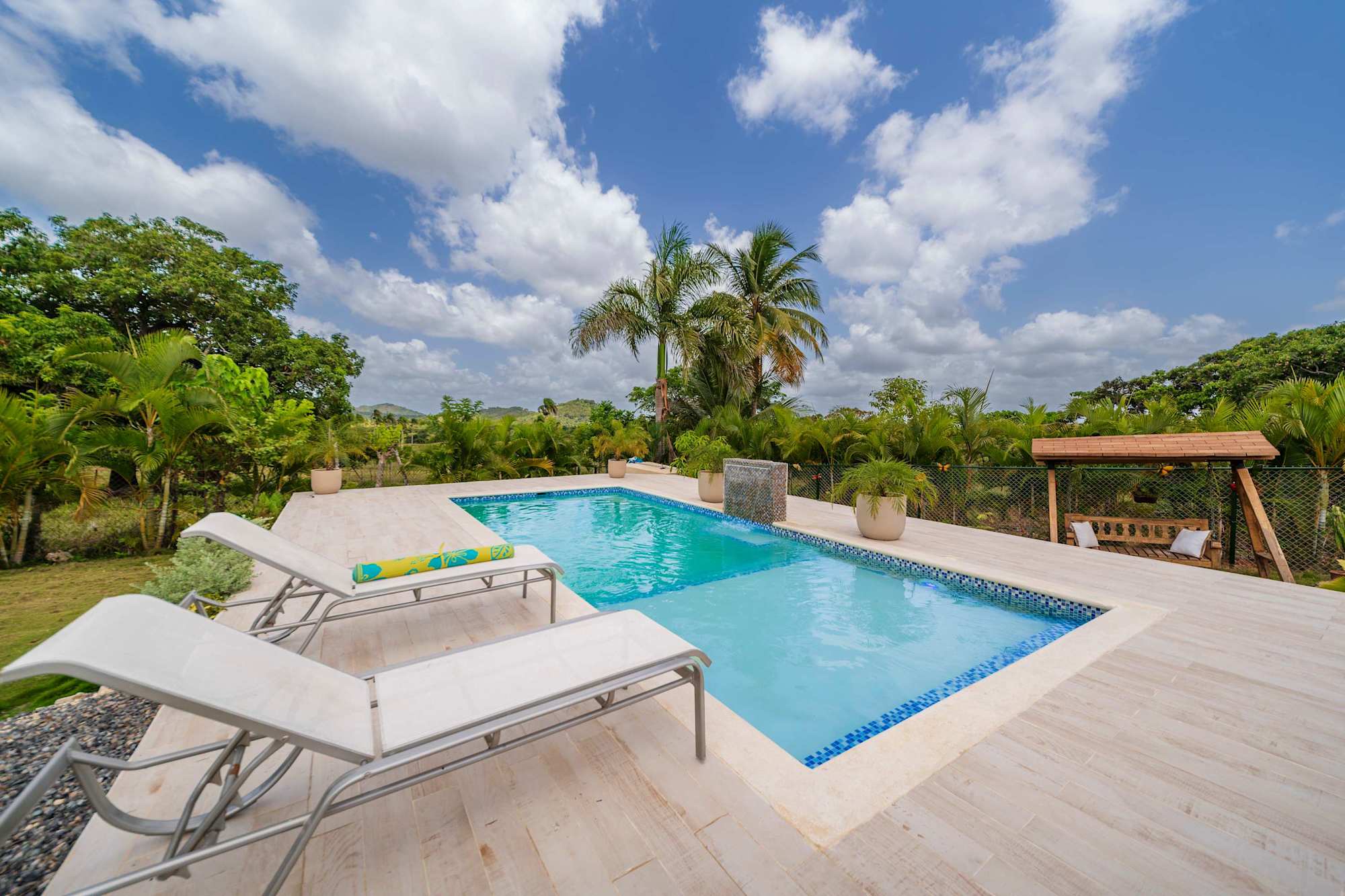 Oasis con vista a la montaña | 2 hab. | Piscina, A/C y BBQ | Higüey