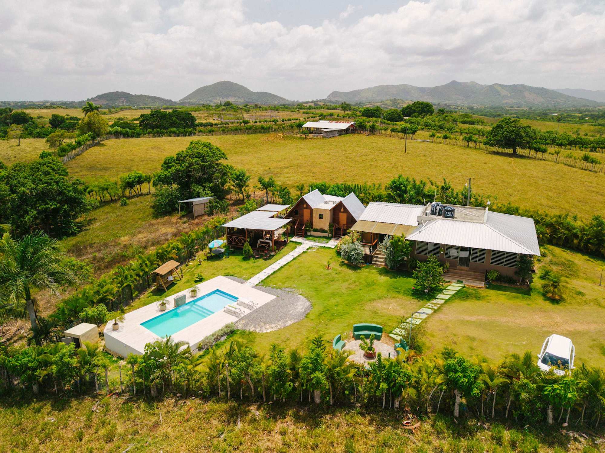 Higüey, vista a la montaña | 1 hab. (3 camas) | Piscina y A/C · foto 8
