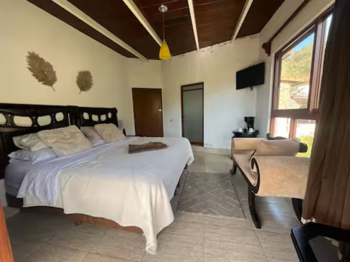 Villa Casa Blanca | 4BR Coastal Escape | Xalapa · photo 15