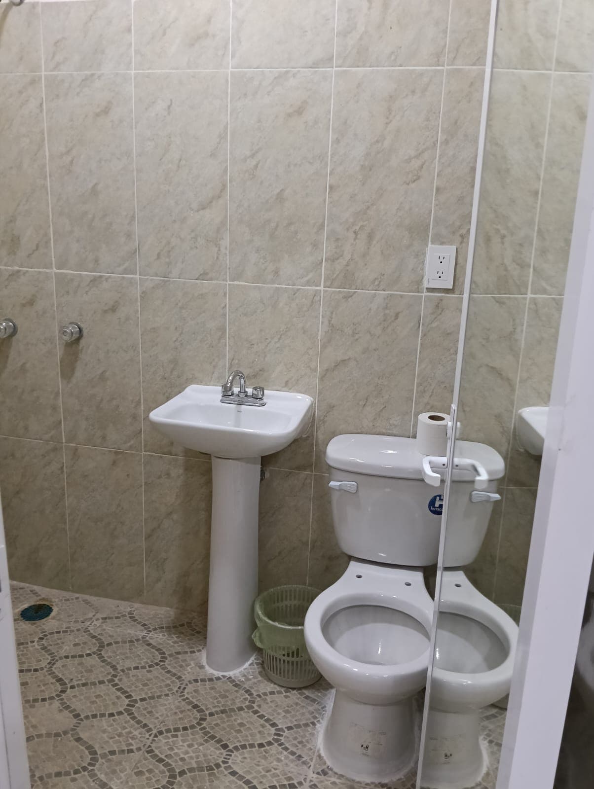 Vista al jardín | Trampolín | Estacionamiento gratis · foto 14