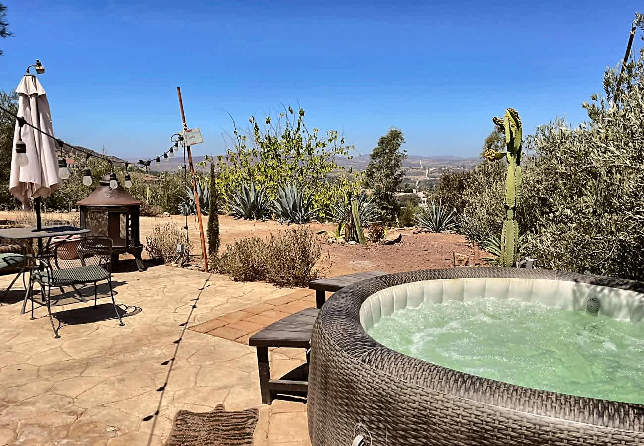 Jacuzzi privado | Vista a la montaña | Ruta del Vino · foto 10